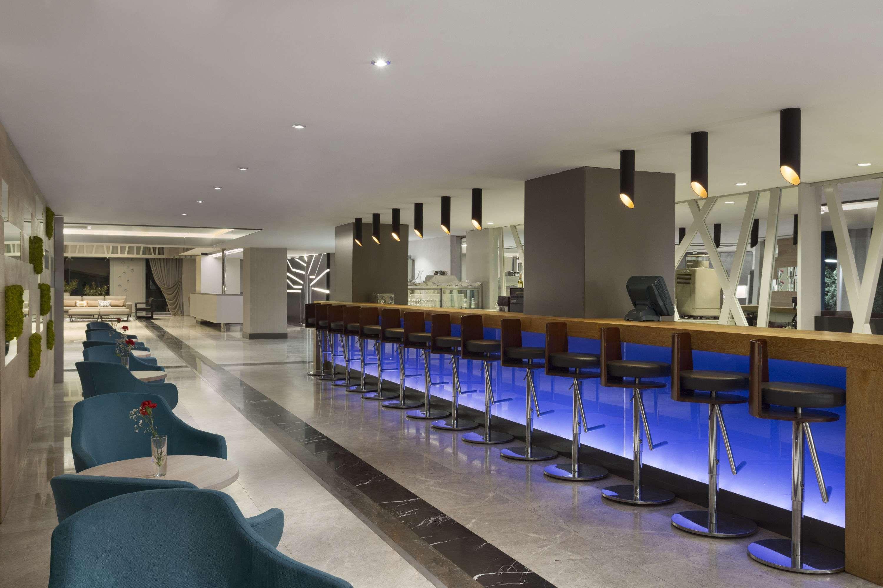 Ramada Hotel & Suites By Wyndham Izmir Kemalpasa מראה חיצוני תמונה