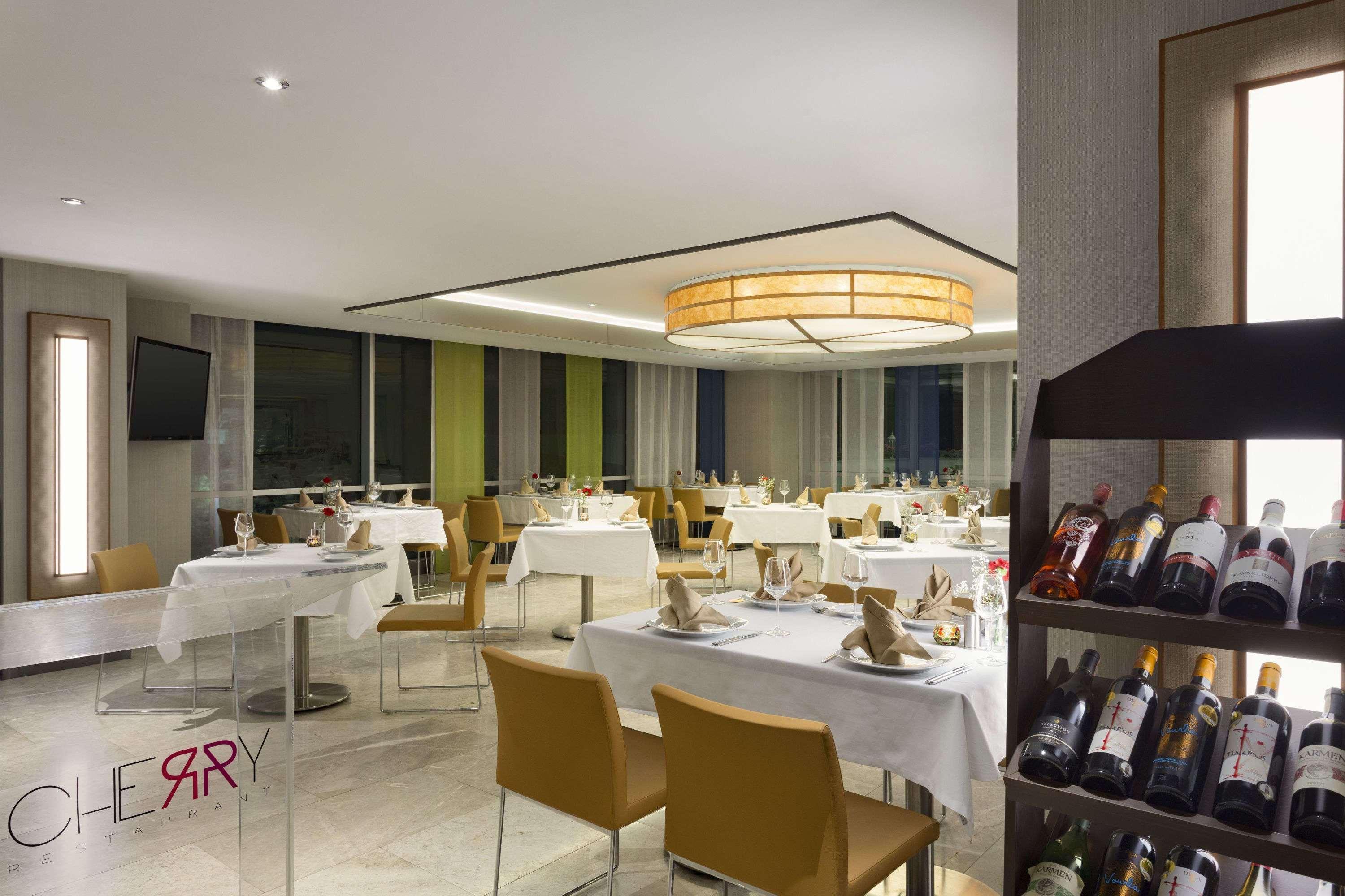 Ramada Hotel & Suites By Wyndham Izmir Kemalpasa מראה חיצוני תמונה