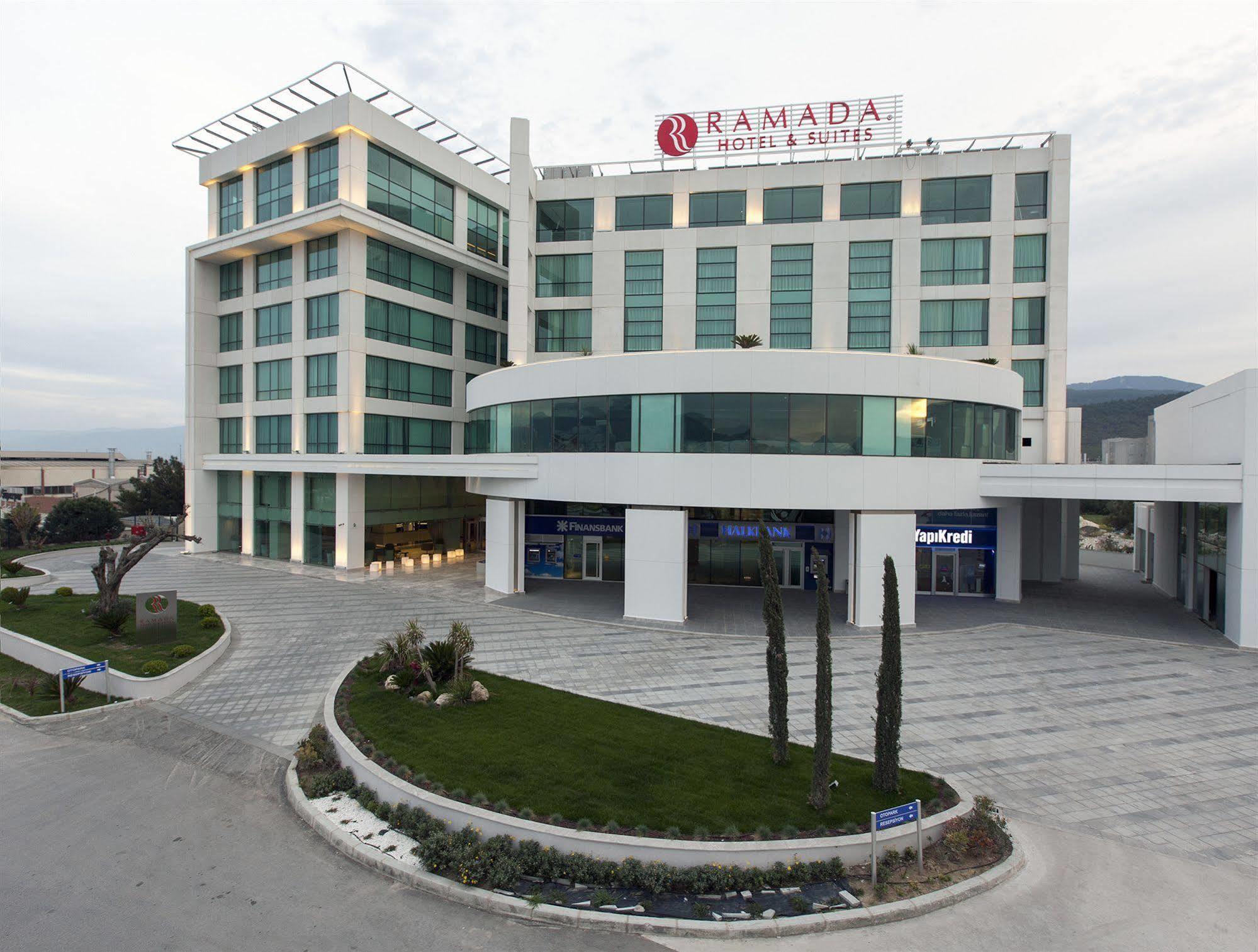 Ramada Hotel & Suites By Wyndham Izmir Kemalpasa מראה חיצוני תמונה
