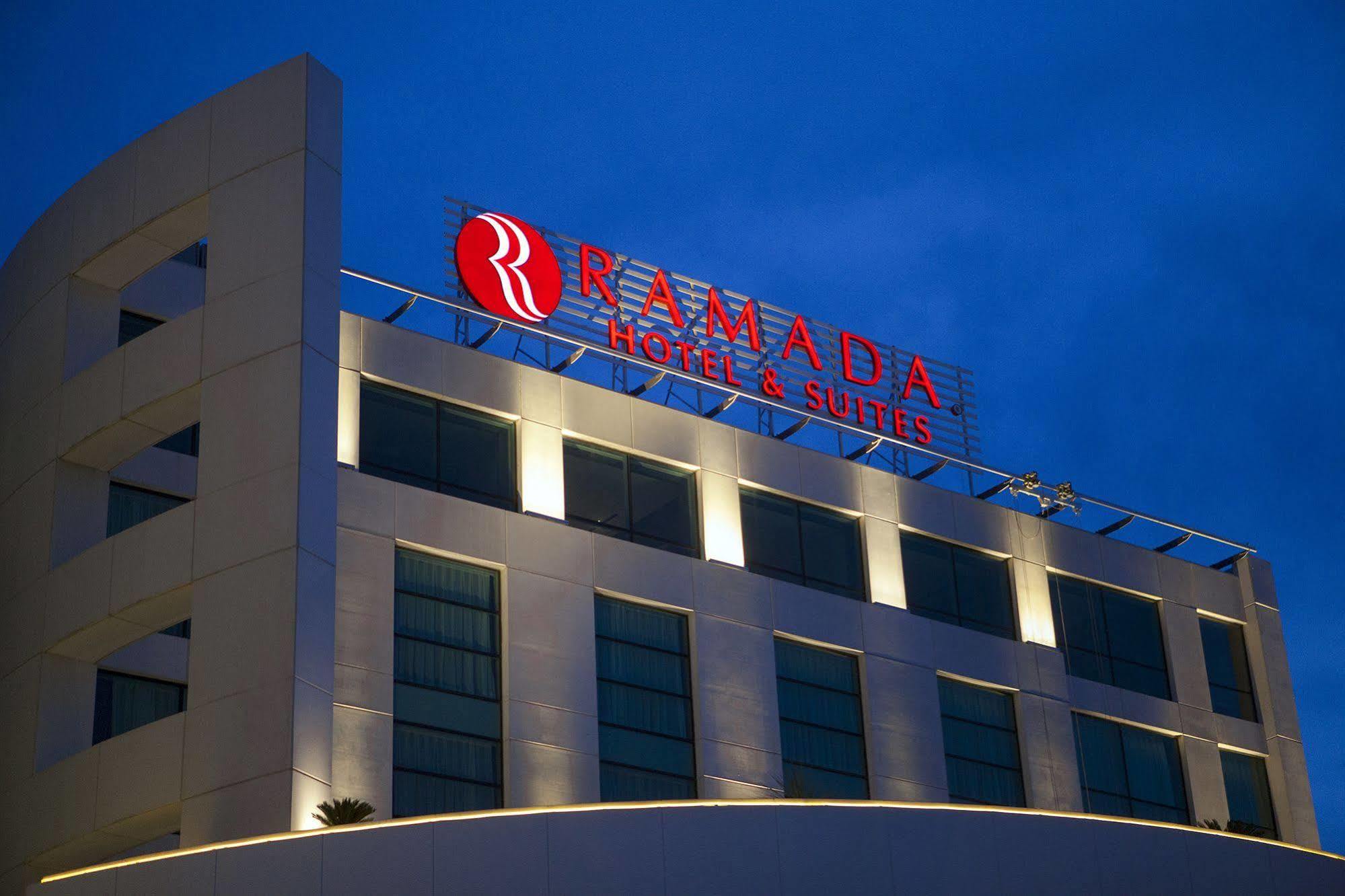 Ramada Hotel & Suites By Wyndham Izmir Kemalpasa מראה חיצוני תמונה