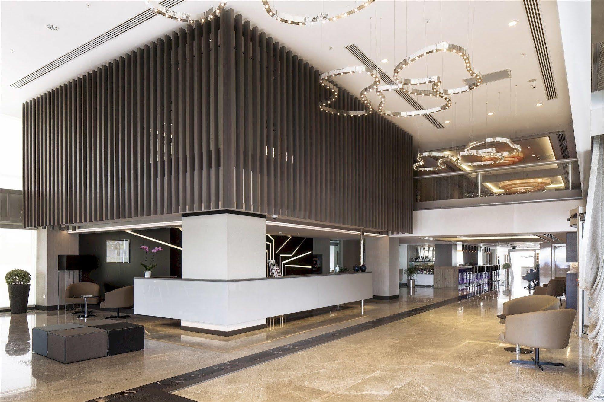 Ramada Hotel & Suites By Wyndham Izmir Kemalpasa מראה חיצוני תמונה