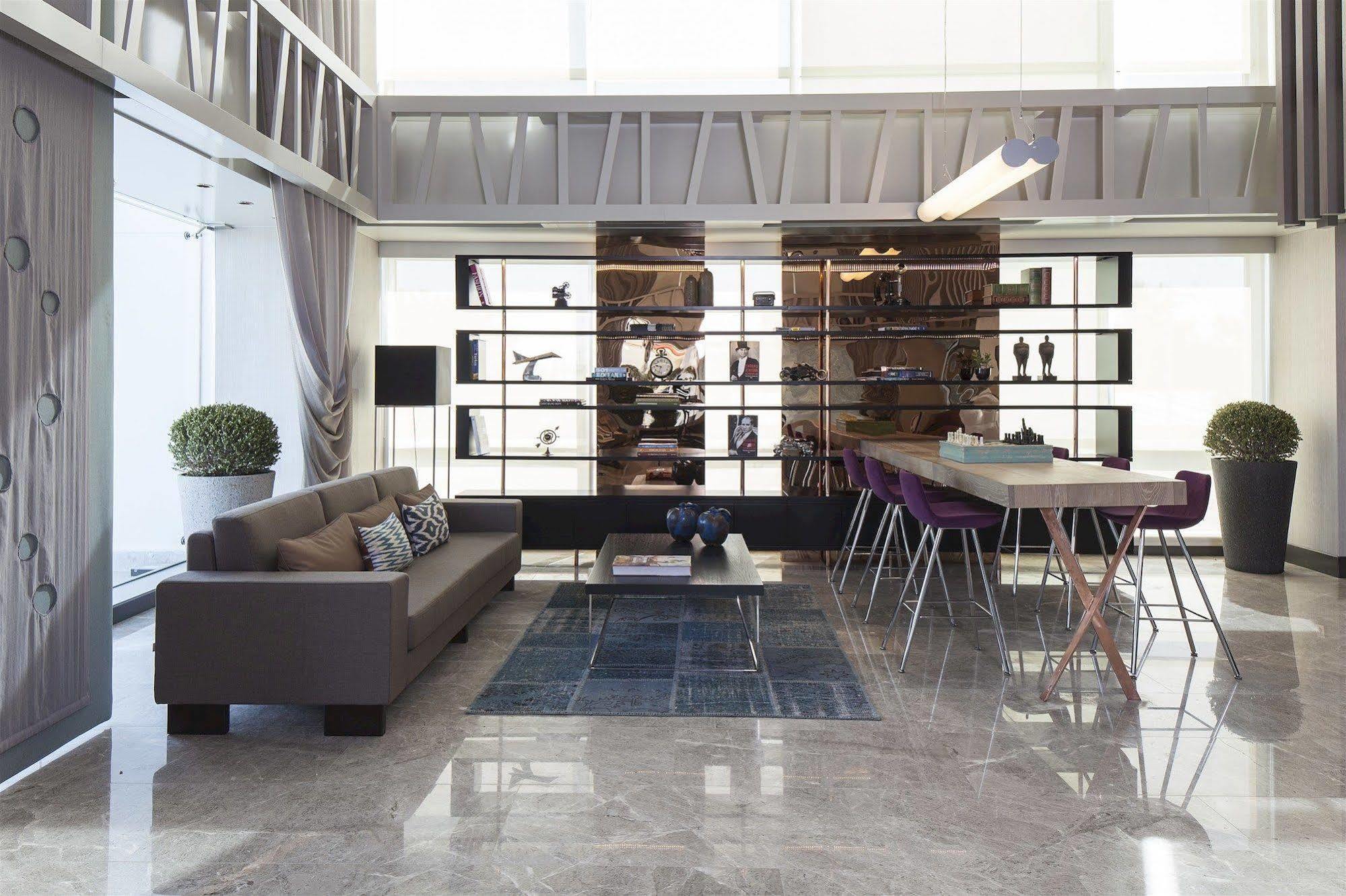 Ramada Hotel & Suites By Wyndham Izmir Kemalpasa מראה חיצוני תמונה
