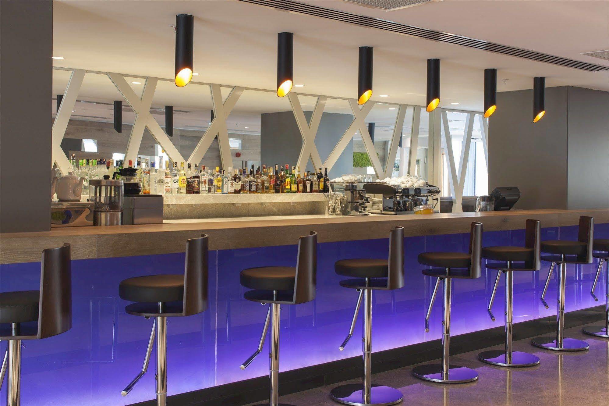Ramada Hotel & Suites By Wyndham Izmir Kemalpasa מראה חיצוני תמונה