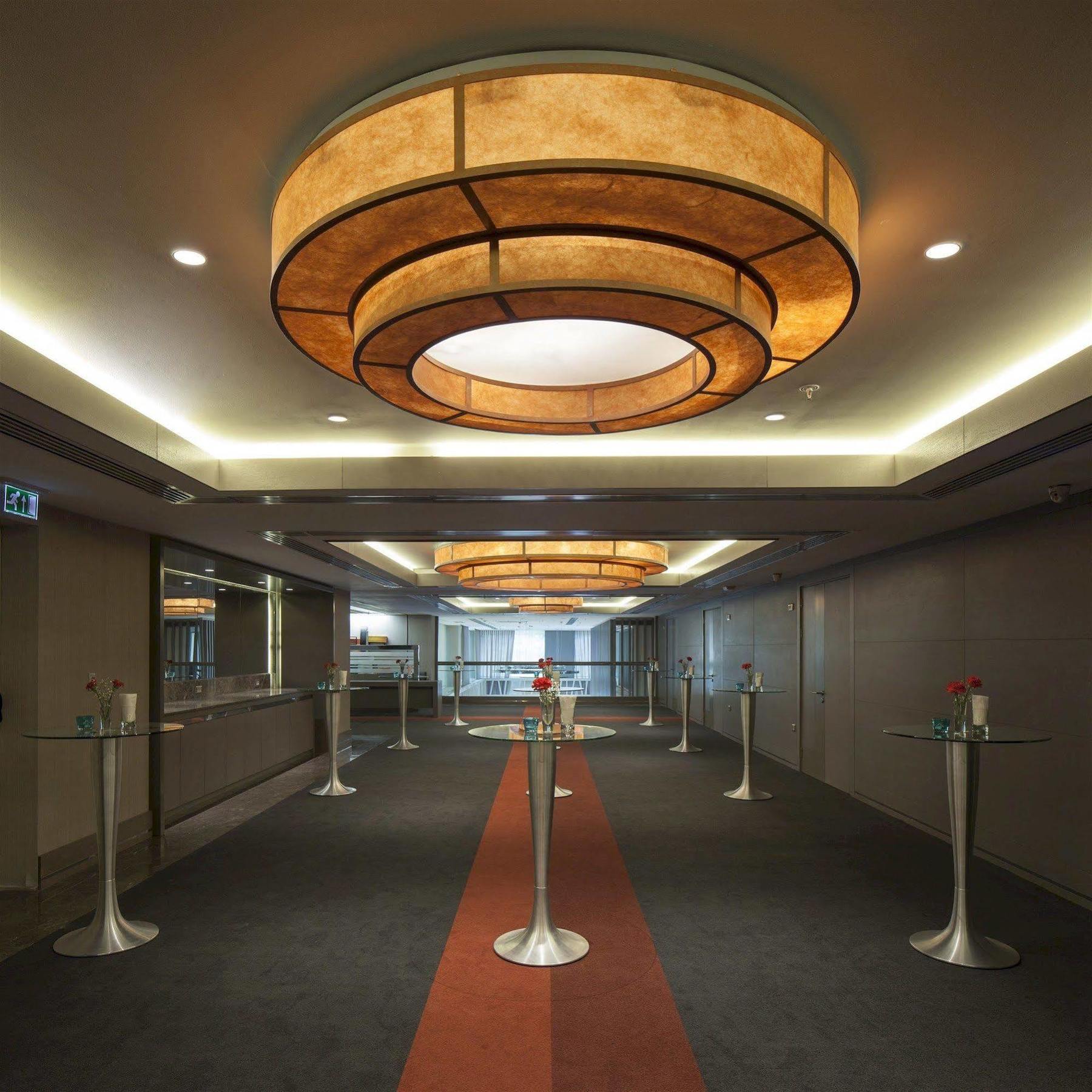 Ramada Hotel & Suites By Wyndham Izmir Kemalpasa מראה חיצוני תמונה