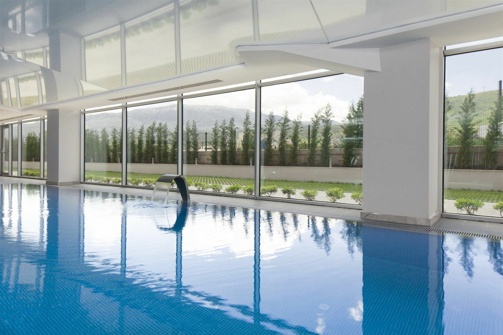 Ramada Hotel & Suites By Wyndham Izmir Kemalpasa מראה חיצוני תמונה
