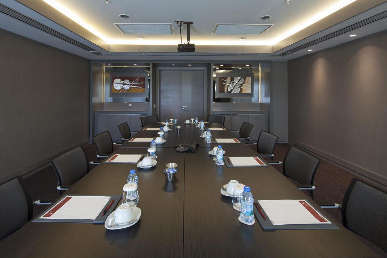 Ramada Hotel & Suites By Wyndham Izmir Kemalpasa מראה חיצוני תמונה