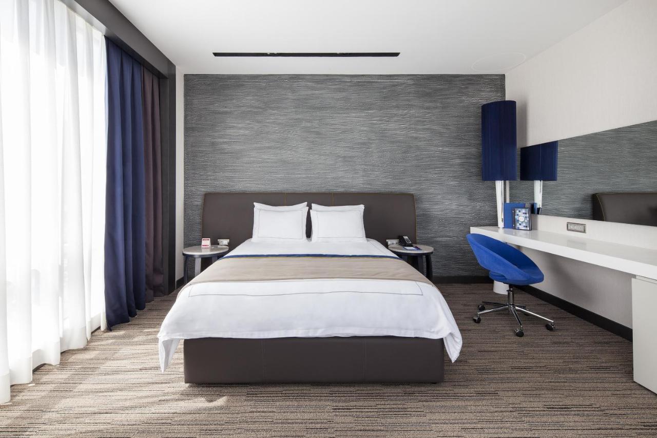 Ramada Hotel & Suites By Wyndham Izmir Kemalpasa מראה חיצוני תמונה